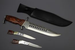 Large Bowie Rambo type knife, 25.