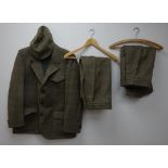 Gentleman's wool tweed shooting suit by David Ripper & Sons, cap, comprising jacket: 46",