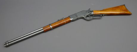 Denix Replica 1866 Winchester rifle, new in box Condition Report <a href='//www.