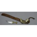 Middle Eastern Jambiya, 17cm curved twin edge ridged blade, with white metal mounted horn handle,