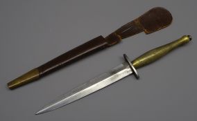 British Fairbairn Sykes 2nd Pattern Fighting Knife, 17cm twin edged blade,