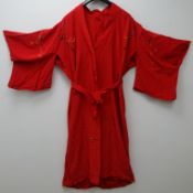 Vintage red silk kimono with embroidered design Condition Report <a href='//www.