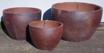 Set three large graduating rustic terracotta flower bowls, frost free pottery (D89c, H57cm,