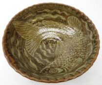 Alan Ward ribbed bowl with fish design, Matlock, Whatstandwell c1988, D25.