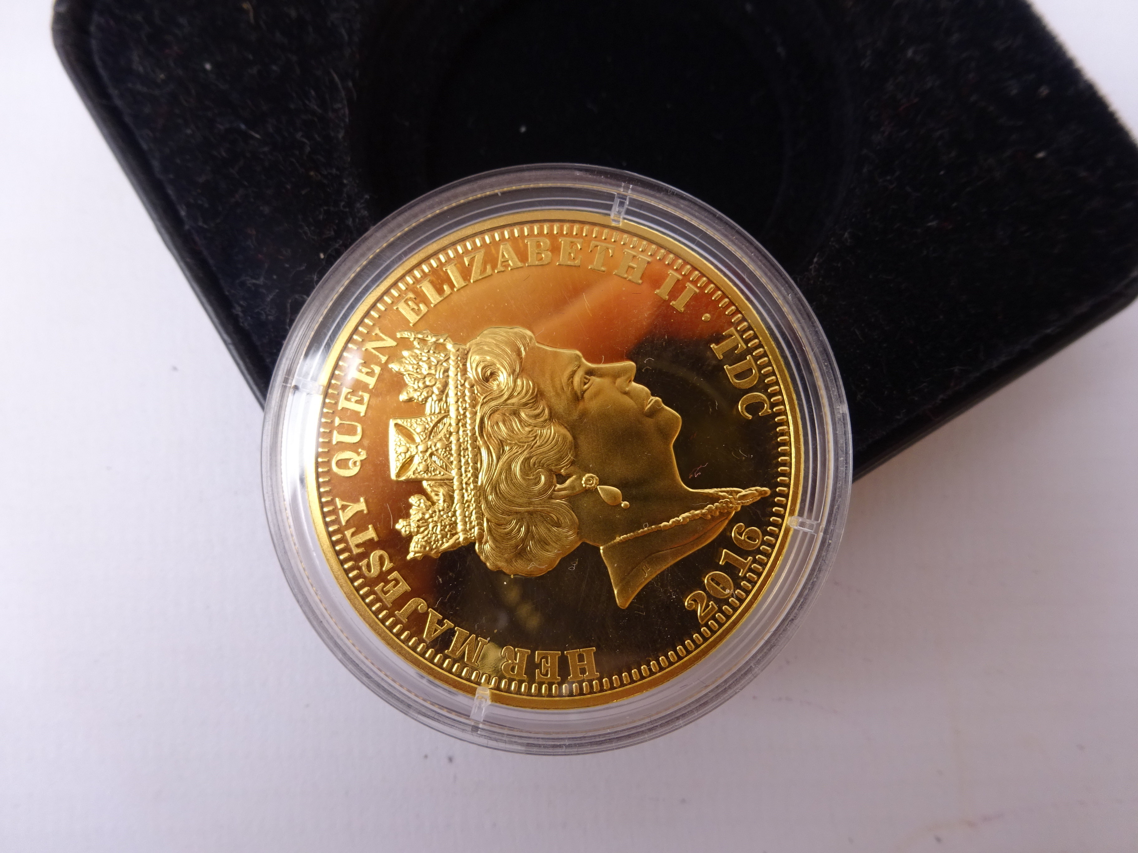 Eleven Queen Elizabeth II five pound coins including 'The Queen's 88th Birthday' coin pair, - Image 7 of 9