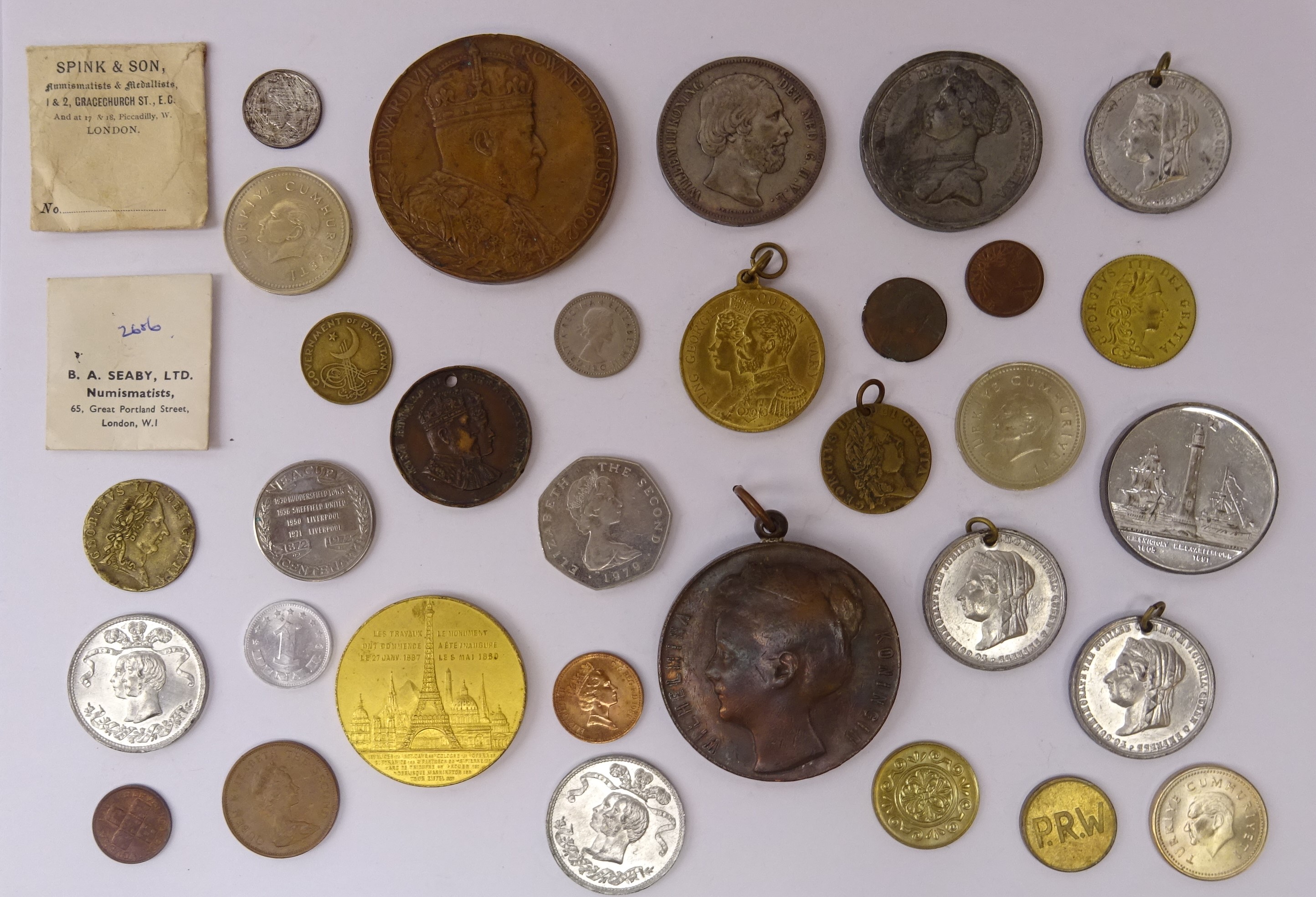 Mixed collection of medals/medallions,