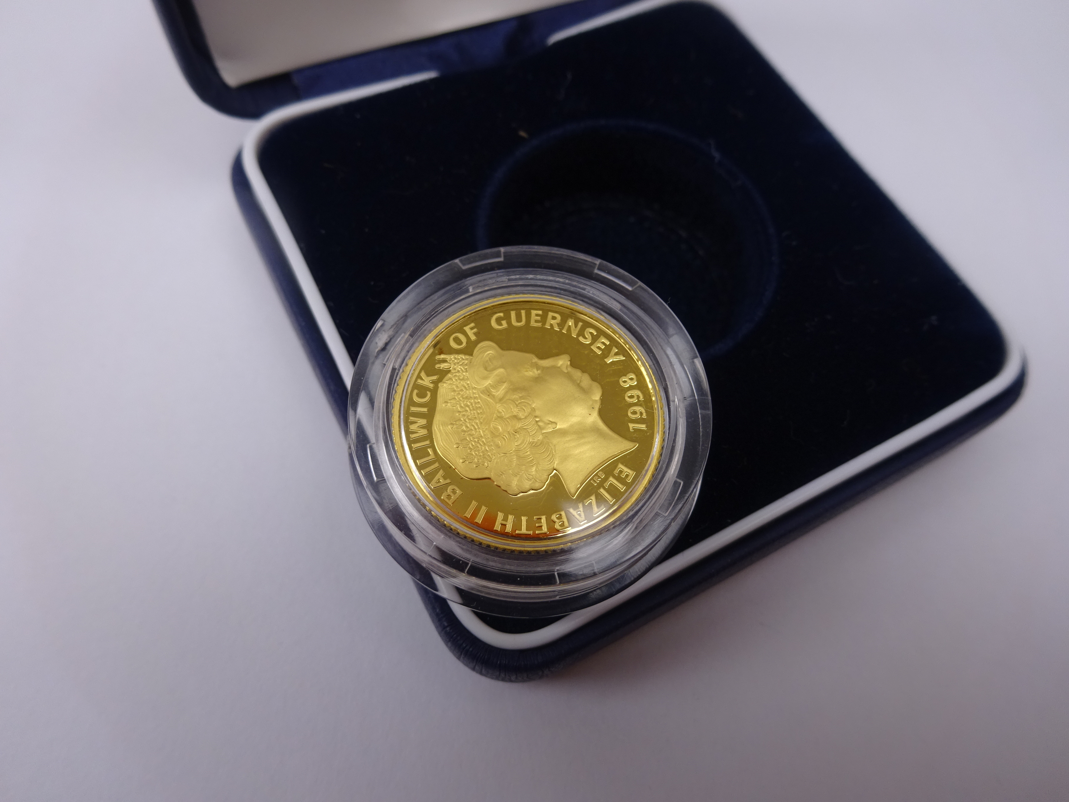 Queen Elizabeth II 1998 Guernsey gold proof twenty-five pound coin, - Image 3 of 3