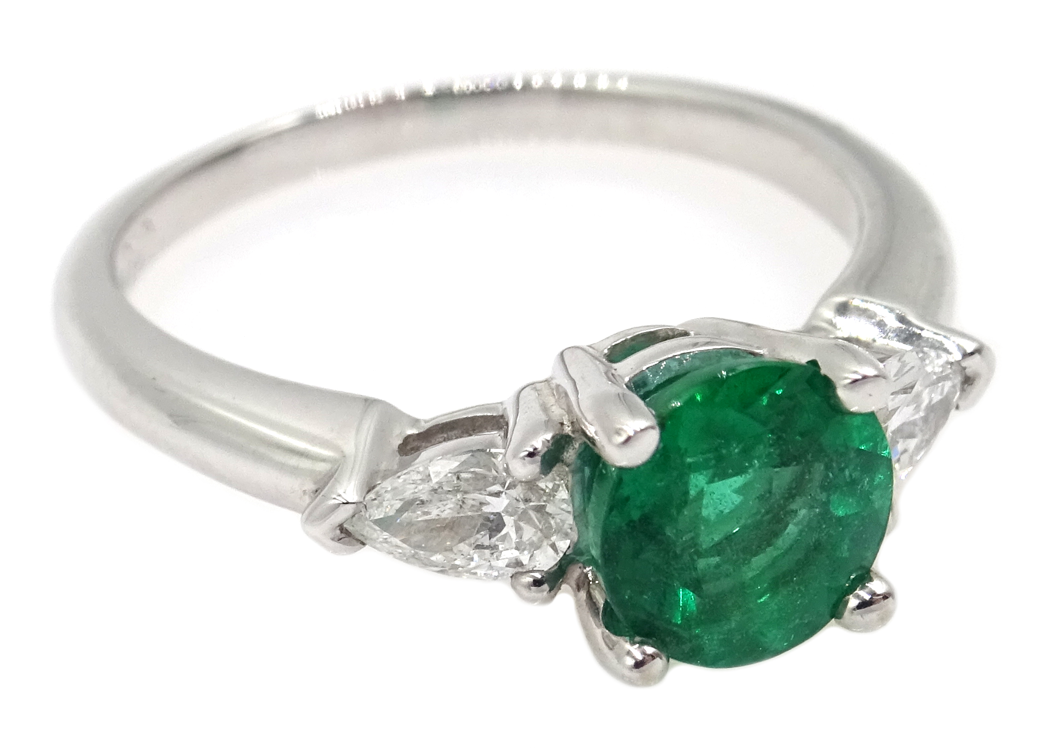 White gold round emerald and pear shaped diamond ring, emerald 1. - Image 2 of 3