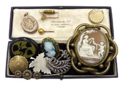 Victorian and later mourning and other jewellery, jet brooch, gold pins,