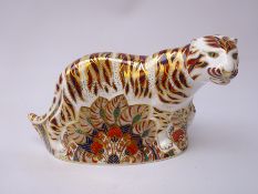 Large Royal Crown Derby Bengal Tiger paperweight dated 1996, gold stopper,