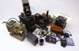 Vintage box cameras and projectors including boxed Robin Projector, Six-20 Popular Brownie,