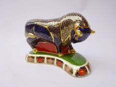 Large Royal Crown Derby Imari Bull paperweight, gold stopper, L19.