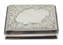 Edwardian silver snuff box, engraved foliage decoration, gilt interior by Joseph Gloster,
