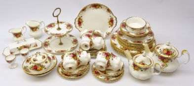 Royal Albert Old Country Roses pattern dinner and tea ware comprising nineteen plates in three