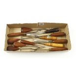 12 various carving tools G+