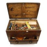 An unusual tool chest 27"x16"x16" with lift out tray,