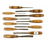 11 carving tools with matching handles G