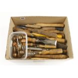24 chisels and gouges G-
