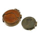 A clinometer by SHORT & MASON London dated 1910 in orig leather case G+