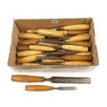 23 chisels and gouges G