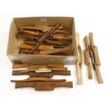 25 wooden spokeshaves G