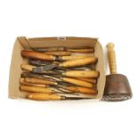 18 carving tools,