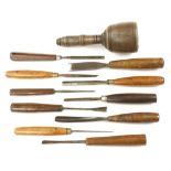 Ten carving tools and a mallet G+