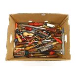 A large quantity of Yankee pump screwdrivers G