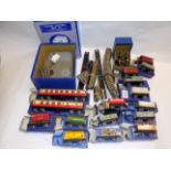 Hornby Dublo:- A collection including, power unit A3, two carriages,