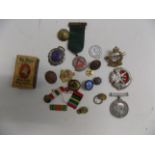 WWI medal to 37010 Pte. A.J. Hosken D.C.L.I. together with badges and buttons.