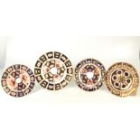 Four Royal Crown Derby Japan pattern plates, the largest 27 cm, the smallest 21.2 cm.