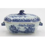 A Chinese export porcelain tureen and cover, 19th century, height 9.5cm, width 18cm, depth 11.5cm.