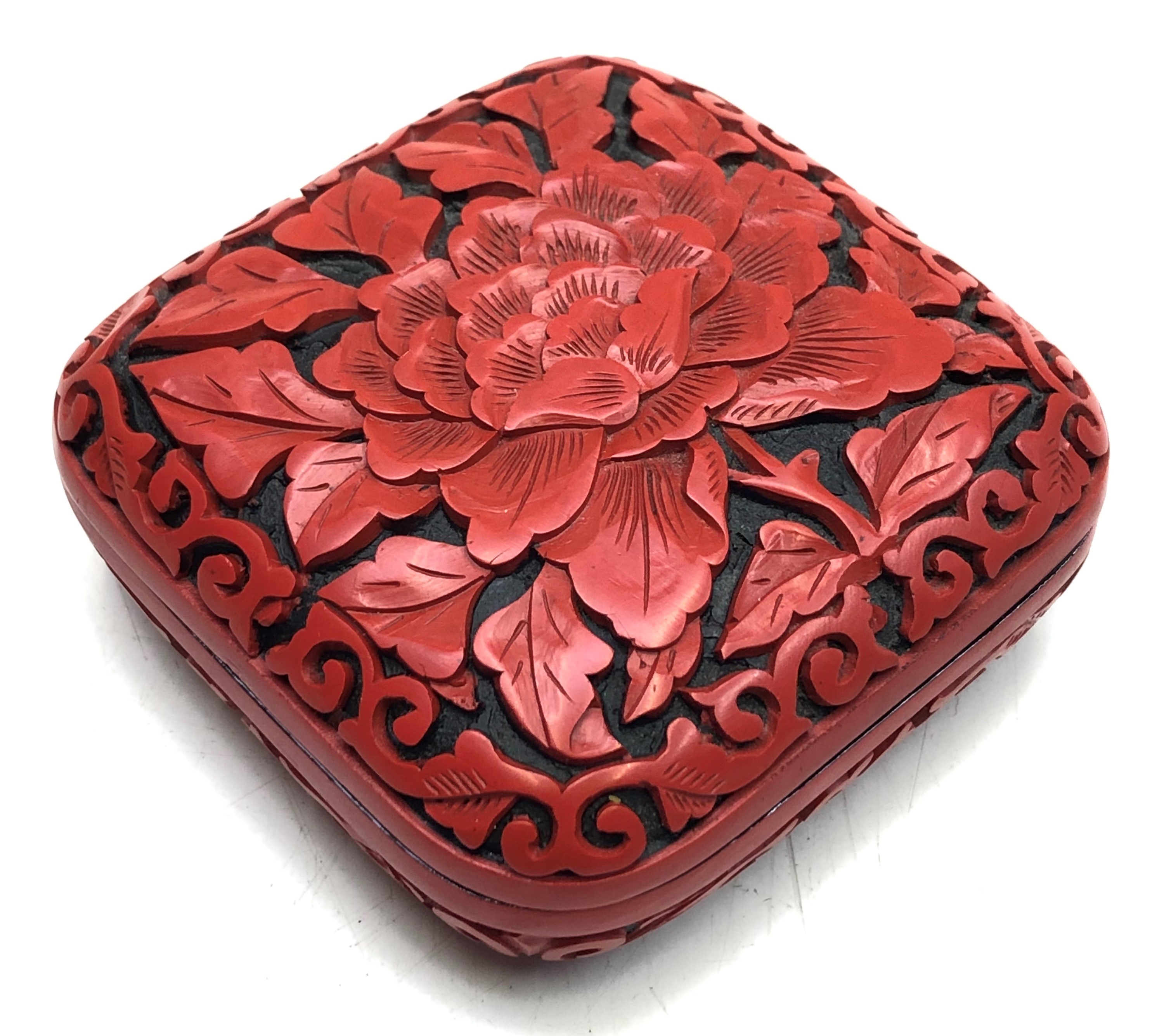 A Chinese cinnabar lacquer box,