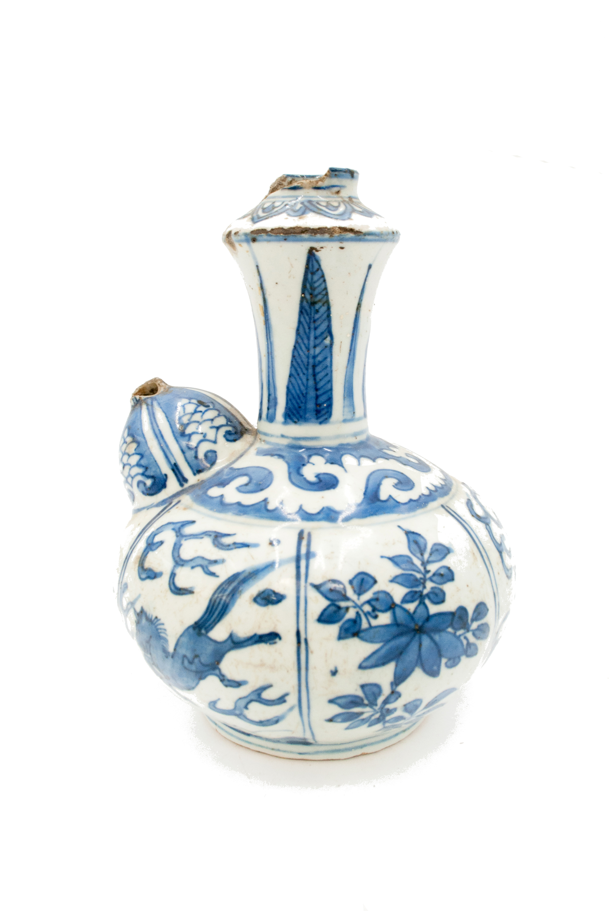 A Chinese blue and white porcelain kendi, Ming Dynasty, Wanli (1573-1619),