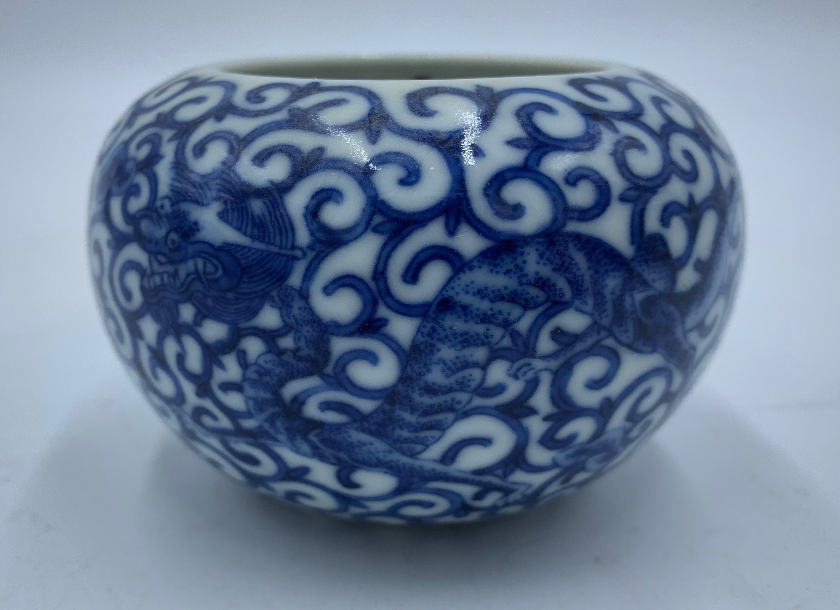 A Chinese blue and white porcelain brushwasher, Qianlong mark, - Image 3 of 18