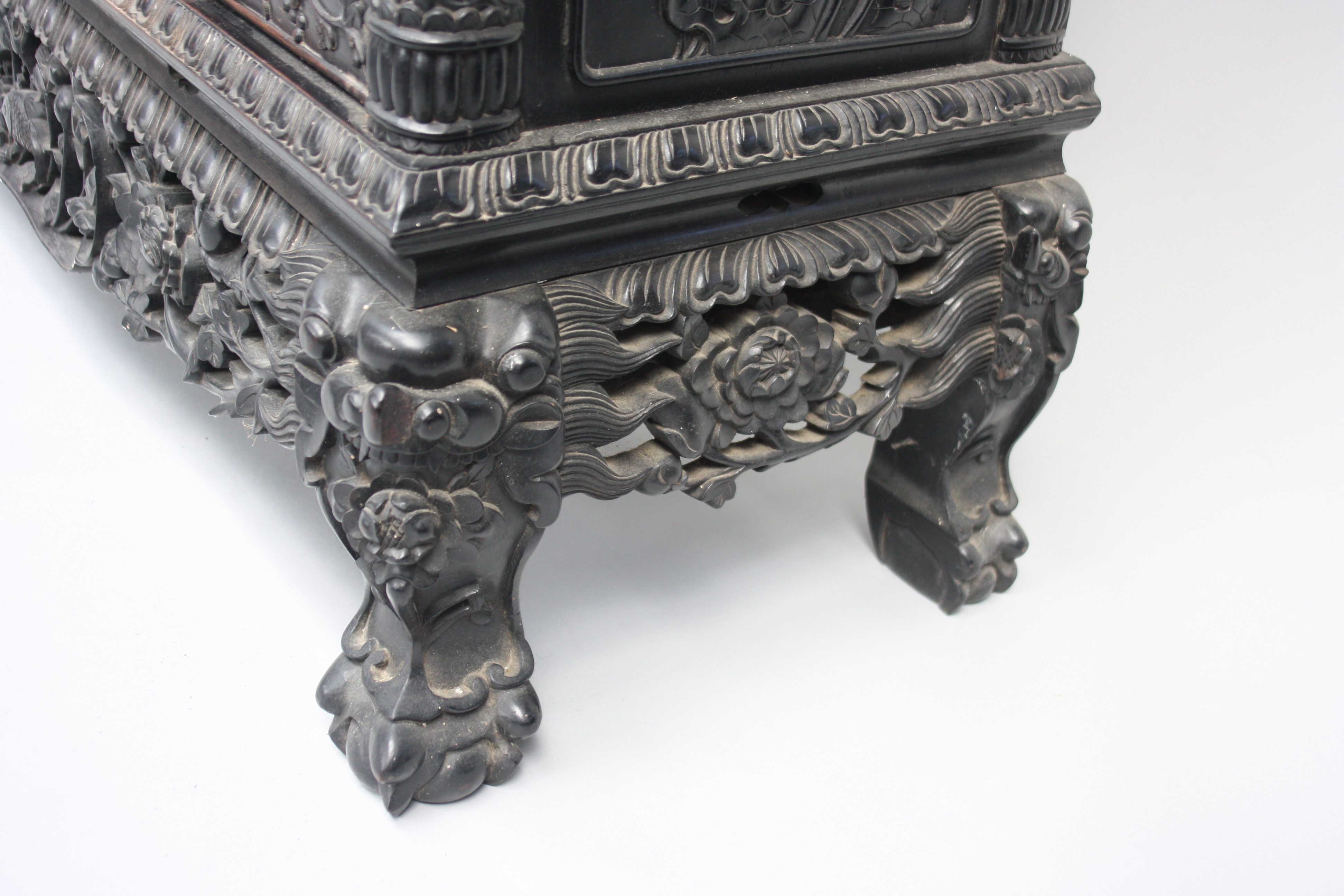 A Chinese carved ebonised display cabinet, 19th century, - Image 5 of 21