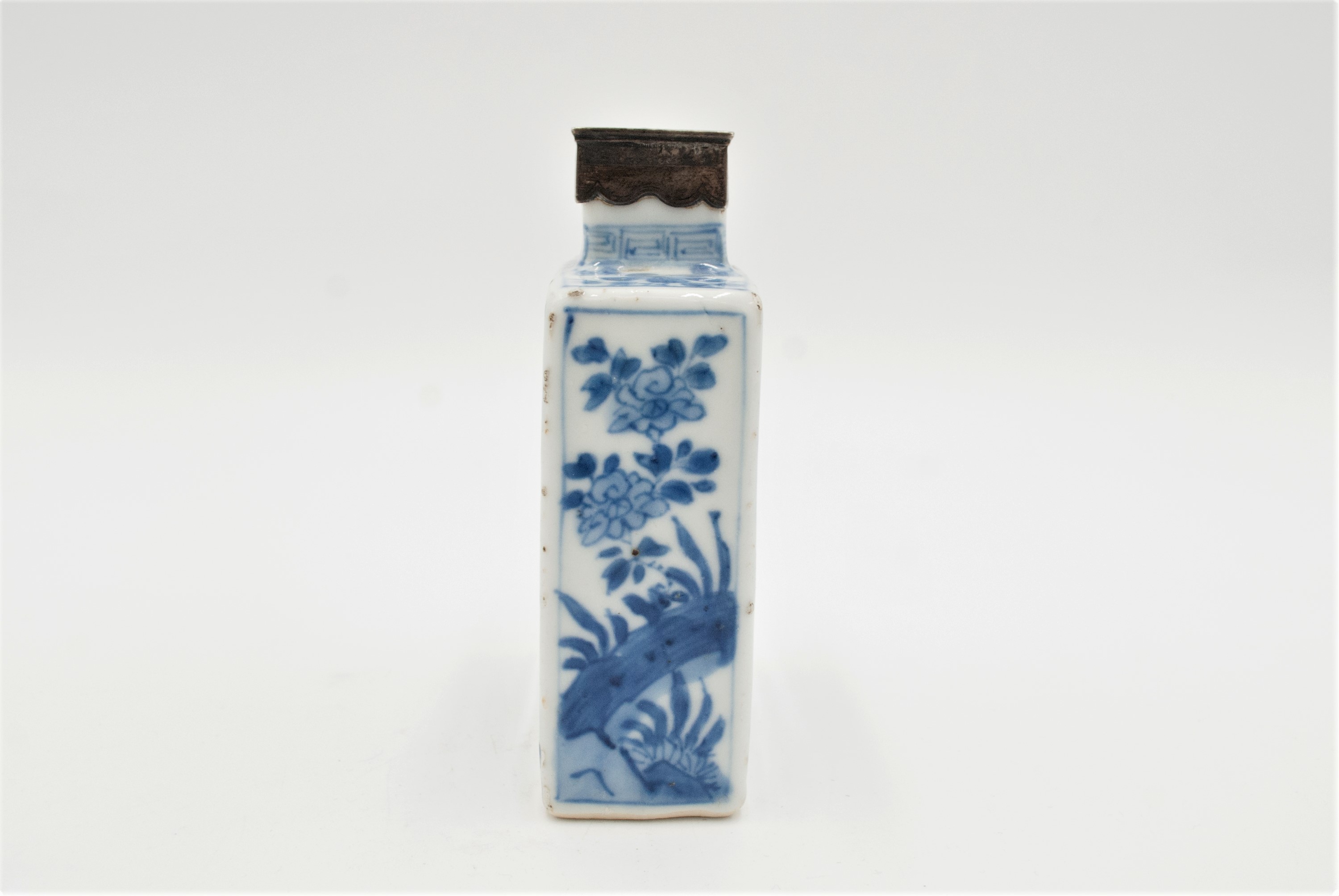 A Chinese blue and white porcelain tea caddy, 18th century, with white metal mount, - Image 2 of 16