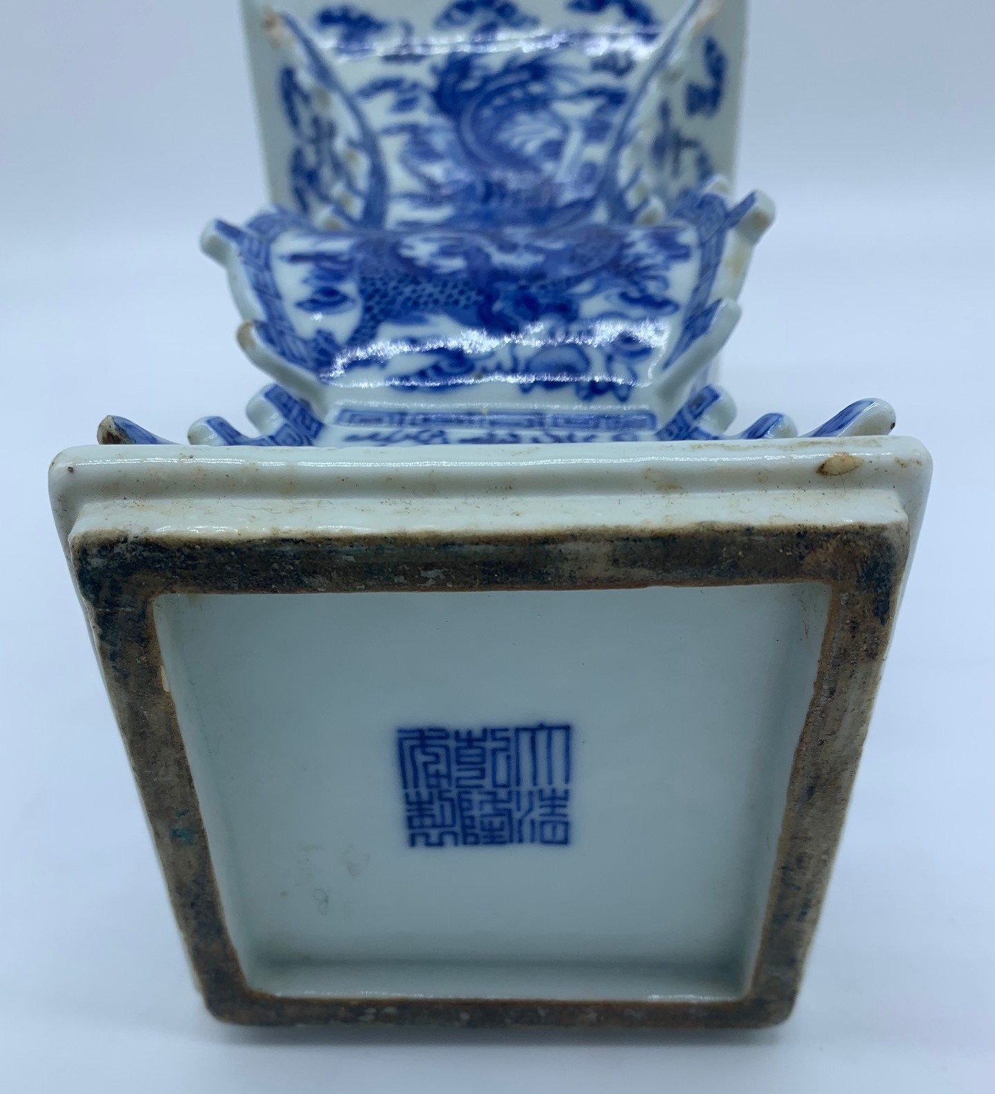 A Chinese blue and white porcelain dragon and phoenix vase, late 19th/early 20th century, - Image 9 of 14