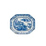 A Chinese blue and white export porcelain dish, Qianlong period,