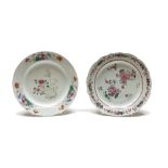 Two Chinese famille rose porcelain plates, 18th century, diameter 23cm.