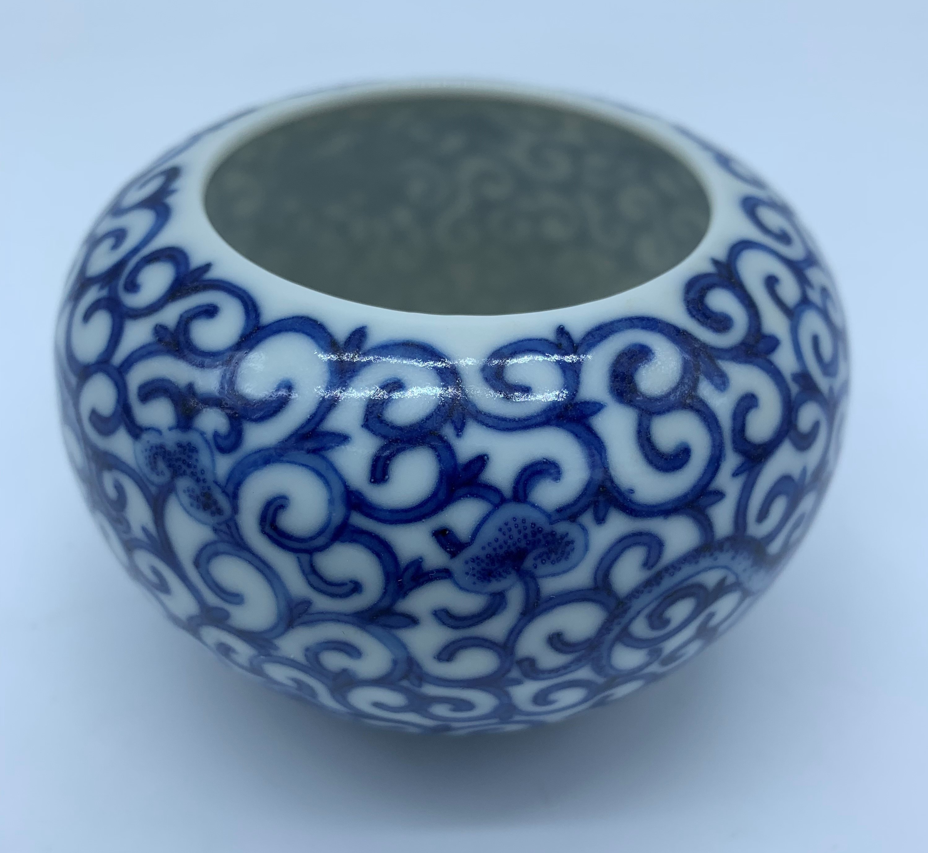 A Chinese blue and white porcelain brushwasher, Qianlong mark, - Image 9 of 18