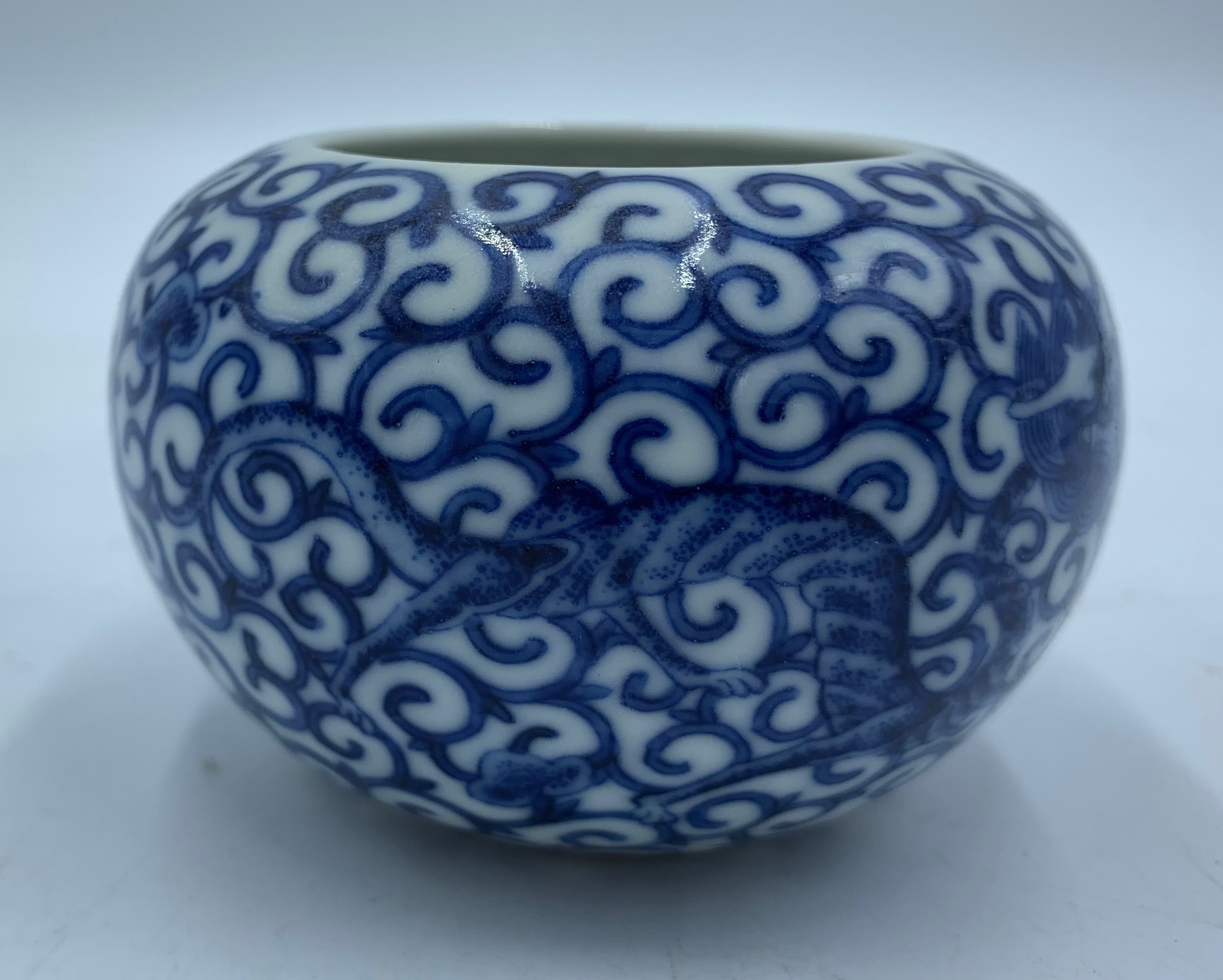 A Chinese blue and white porcelain brushwasher, Qianlong mark, - Image 8 of 18