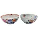 A Chinese famille rose porcelain bowl, circa 1800, with floral sprays to the interior,