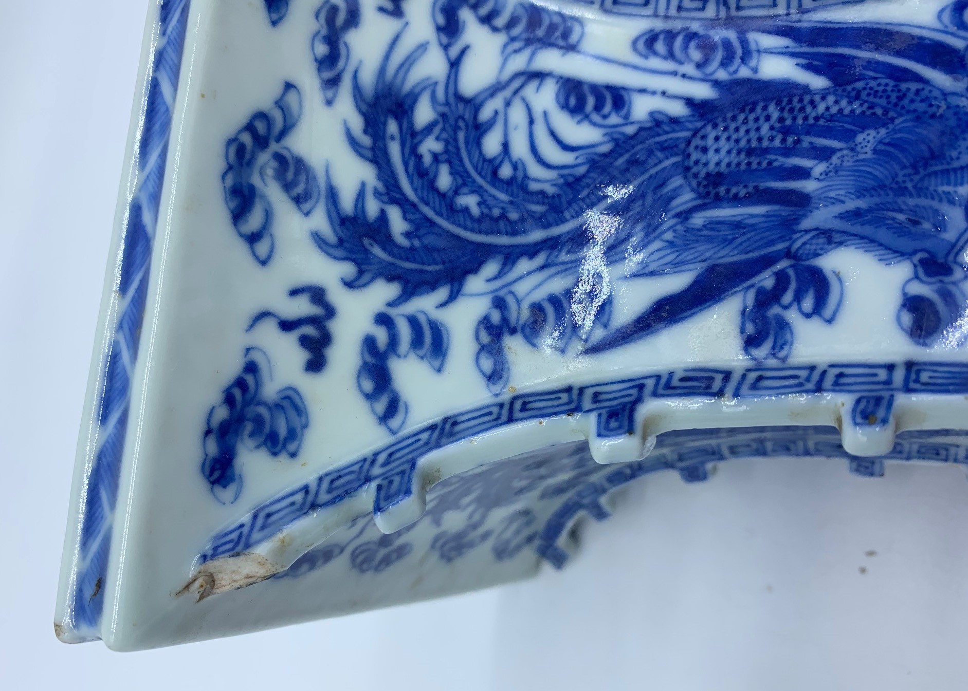 A Chinese blue and white porcelain dragon and phoenix vase, late 19th/early 20th century, - Image 10 of 14