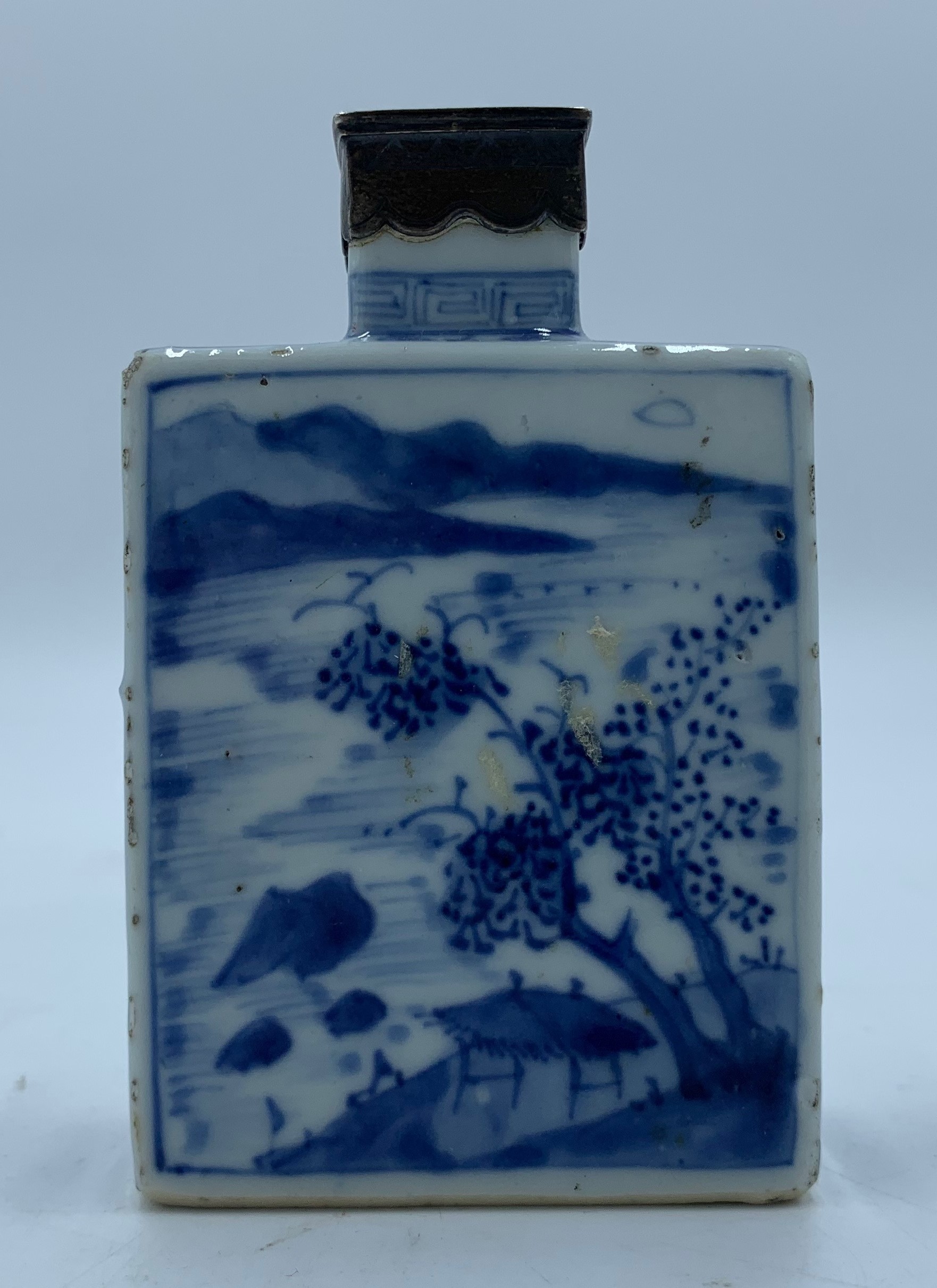 A Chinese blue and white porcelain tea caddy, 18th century, with white metal mount, - Image 6 of 16