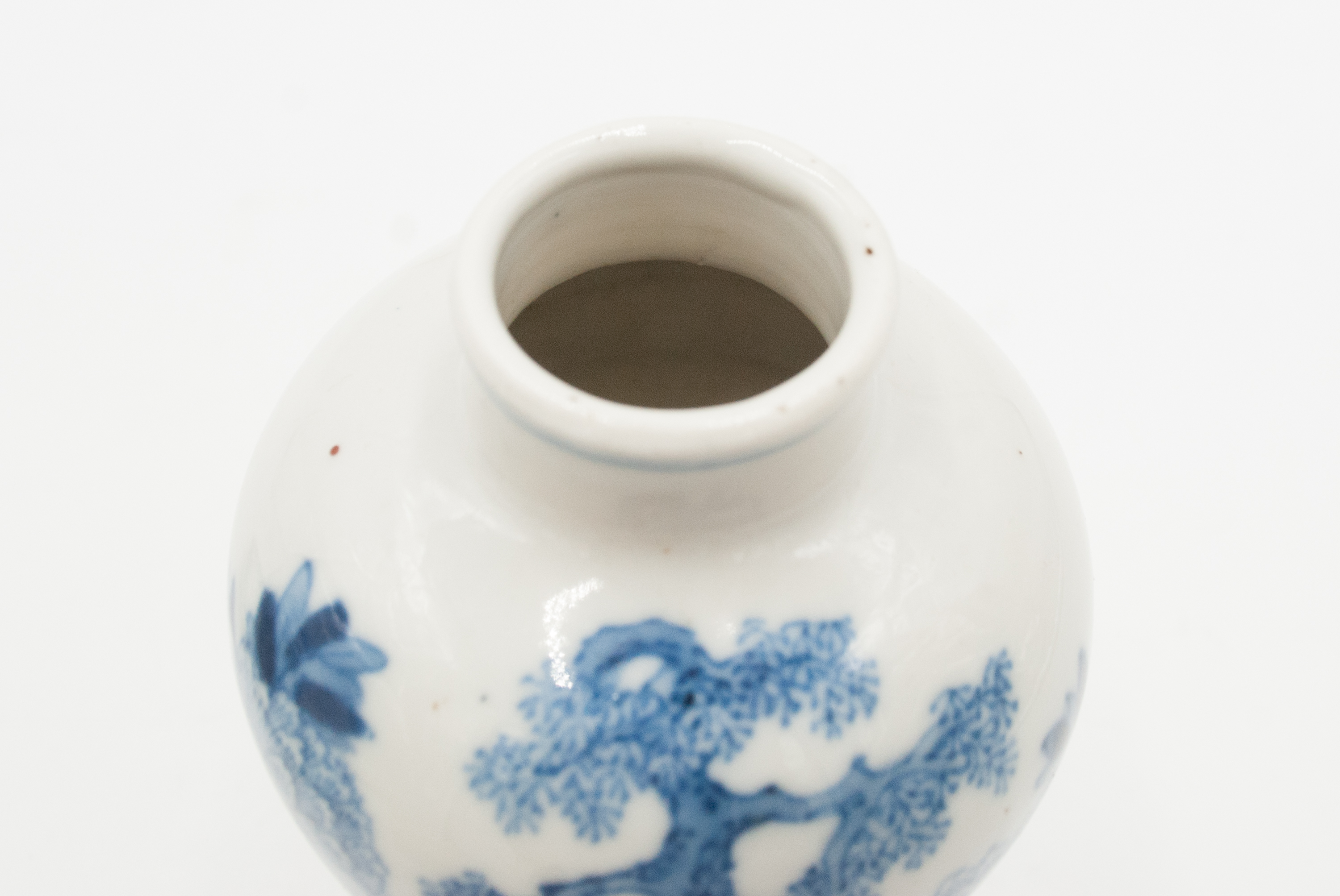 A Chinese blue and white porcelain dish, 19th century, decorated with boys holding lanterns, - Image 4 of 25