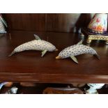 Two Herend porcelain dolphins. (Dimensions: Tallest 5.5cm)(Tallest 5.5cm)