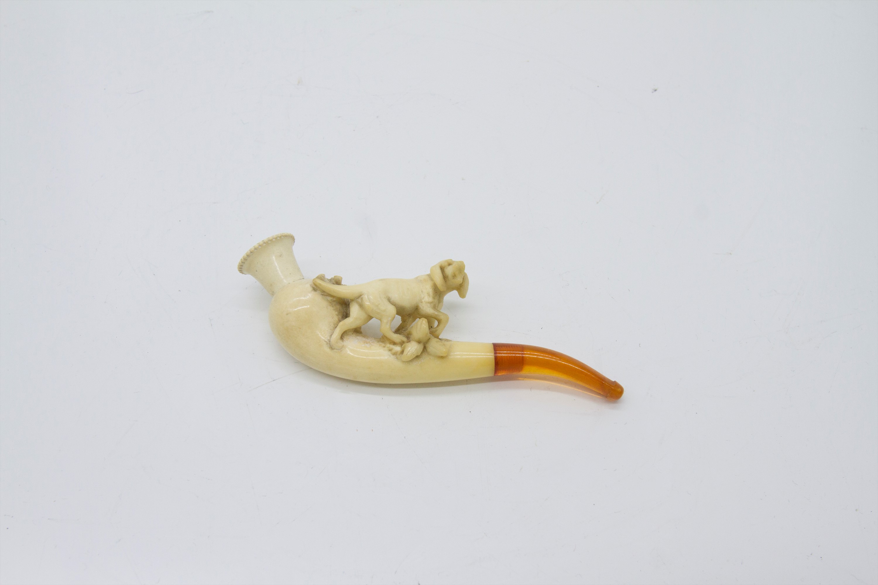 Meerschaum pipes including one mounted with a horse (cased), another mounted by a Setter type dog, a - Image 5 of 5