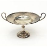 An Edwardian twin handled silver tazza, 4.3oz.