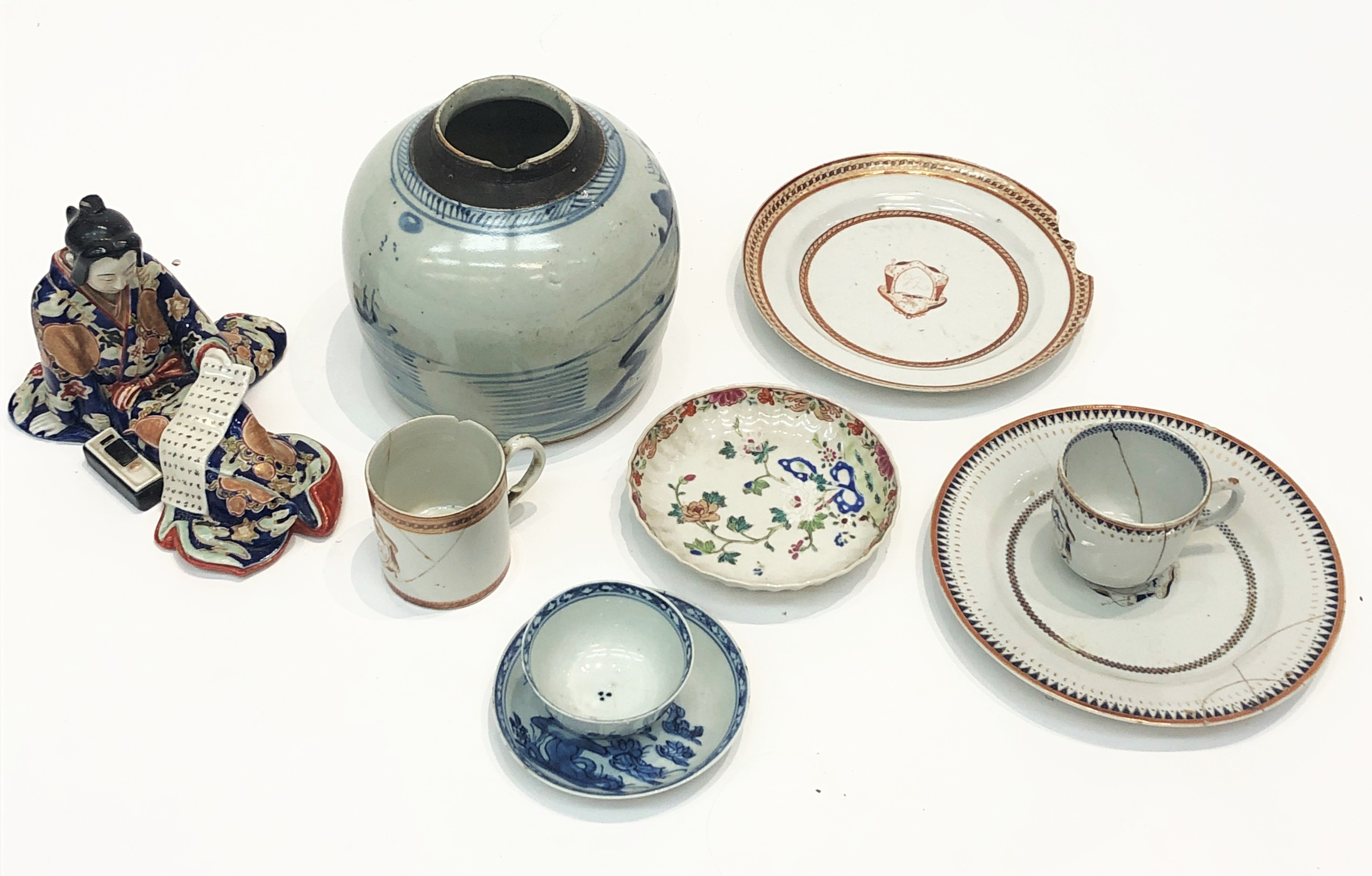 Miscellaneous Chinese and Japanese ceramics, to include a famille rose fluted saucer dish.